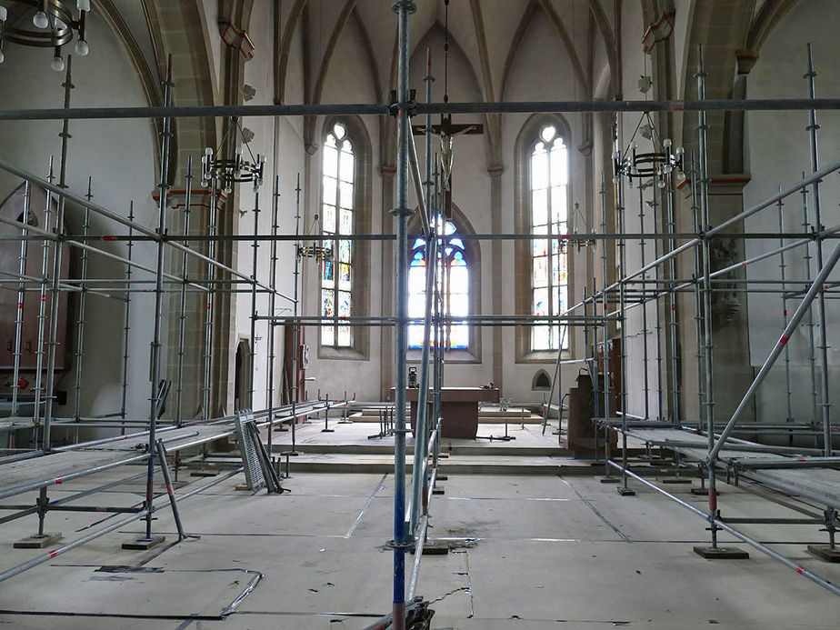 Einrüstung des Kircheninnenraumes (Foto: Karl-Franz Thiede)
